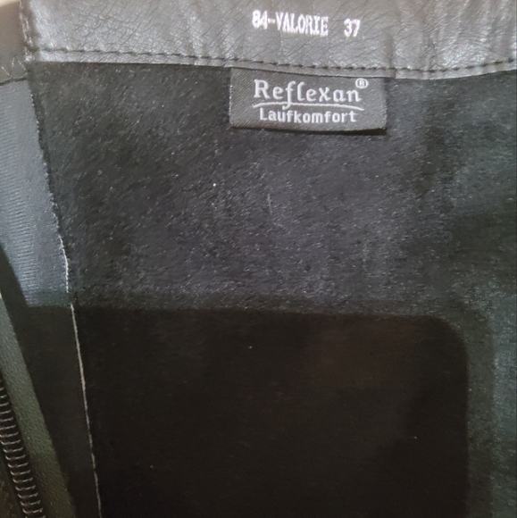 Boots - Picture 4 of 4